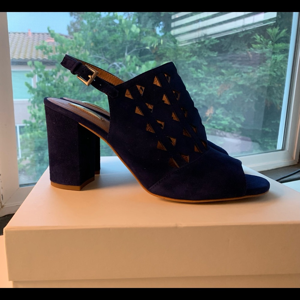 New / Never Worn Halogen Hazoey - Lea in Navy Kidsuede (Size 10M)